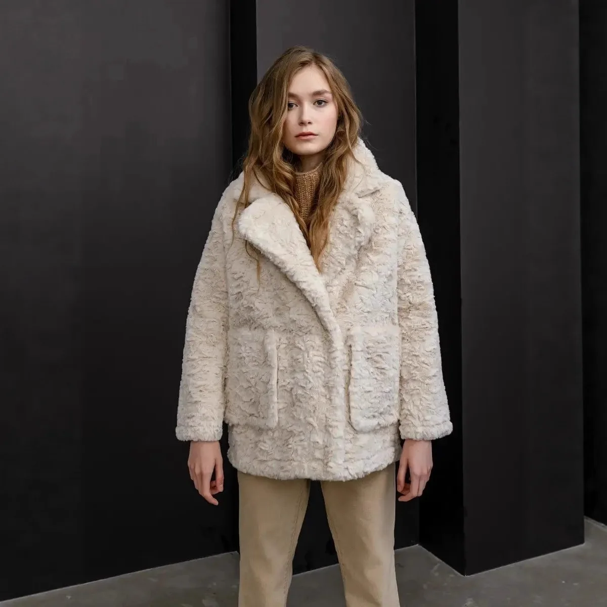 Женские пальто из искусственного кроличьего меха - Фотография_3