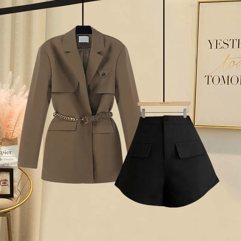 Женский костюм из двух предметов - Фотография_3