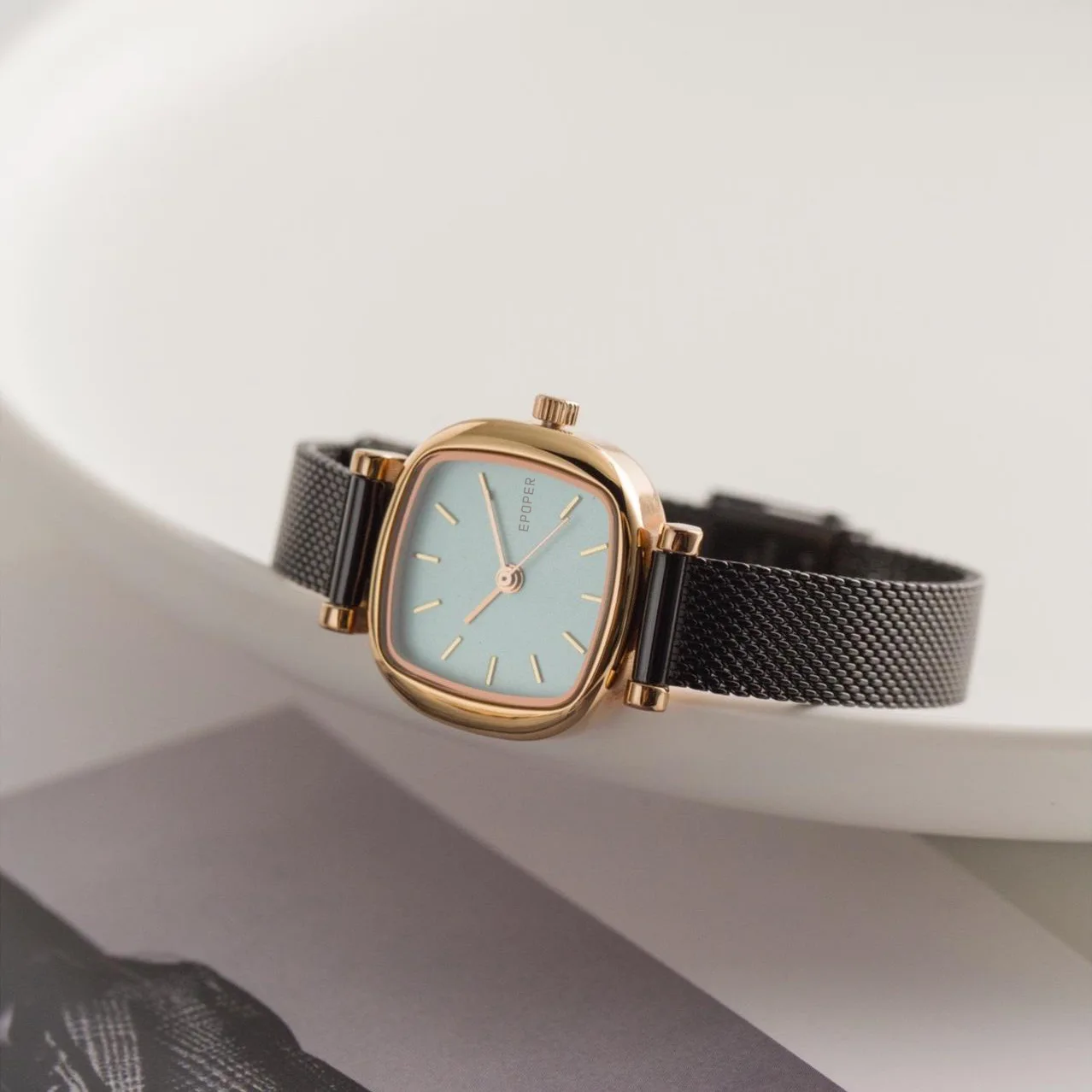 Новые маленькие квадратные часы