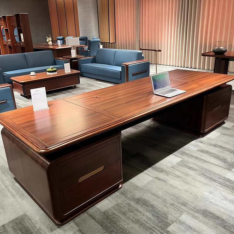 Офисный стол из коричневого дерева - Фотография_4