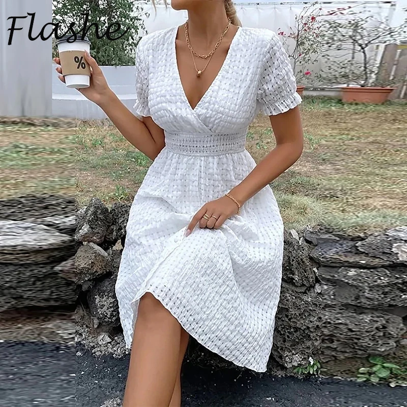 Женское однотонное платье с v-образным вырезом