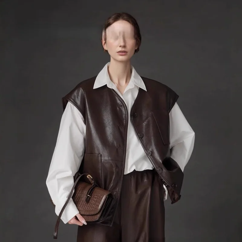 Женский кожаный жилет с большими карманами - Фотография_3