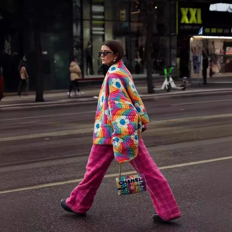 Новая осенне-зимняя модная хлопковая куртка с радужным цветком для женщин - Фотография_3