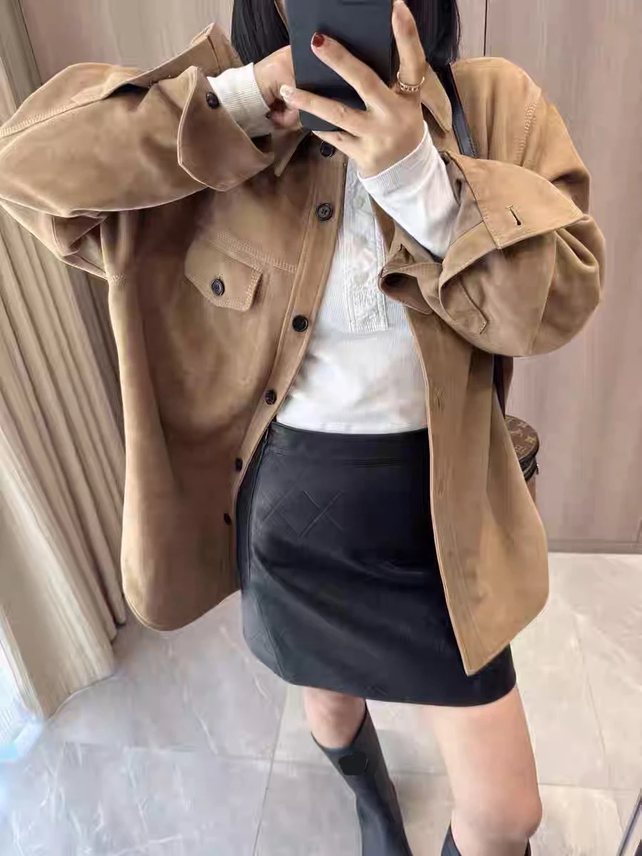 Коричневая куртка из овчины в стиле ретро 2025 года для женщин - Фотография_4