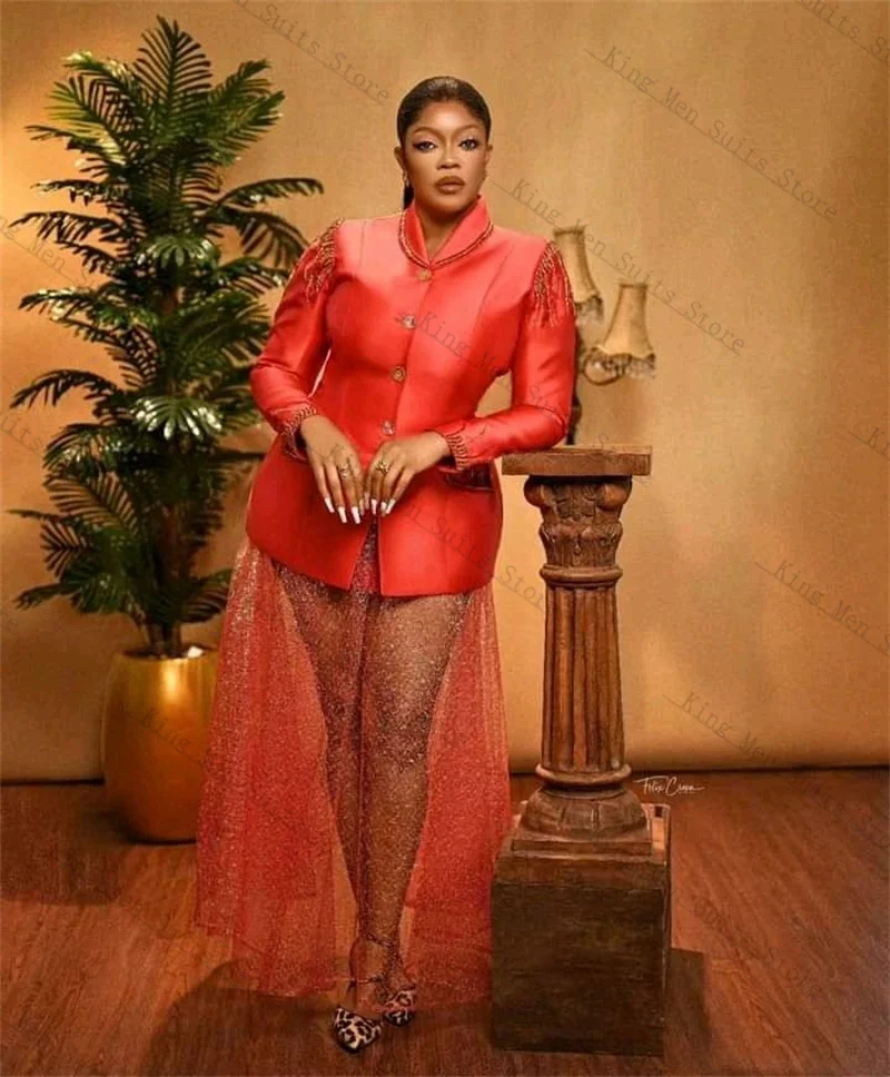 Красный атласный женский костюм