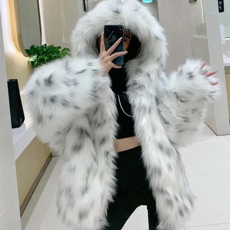 Женские пальто из искусственного лисьего меха с капюшоном - Фотография_4
