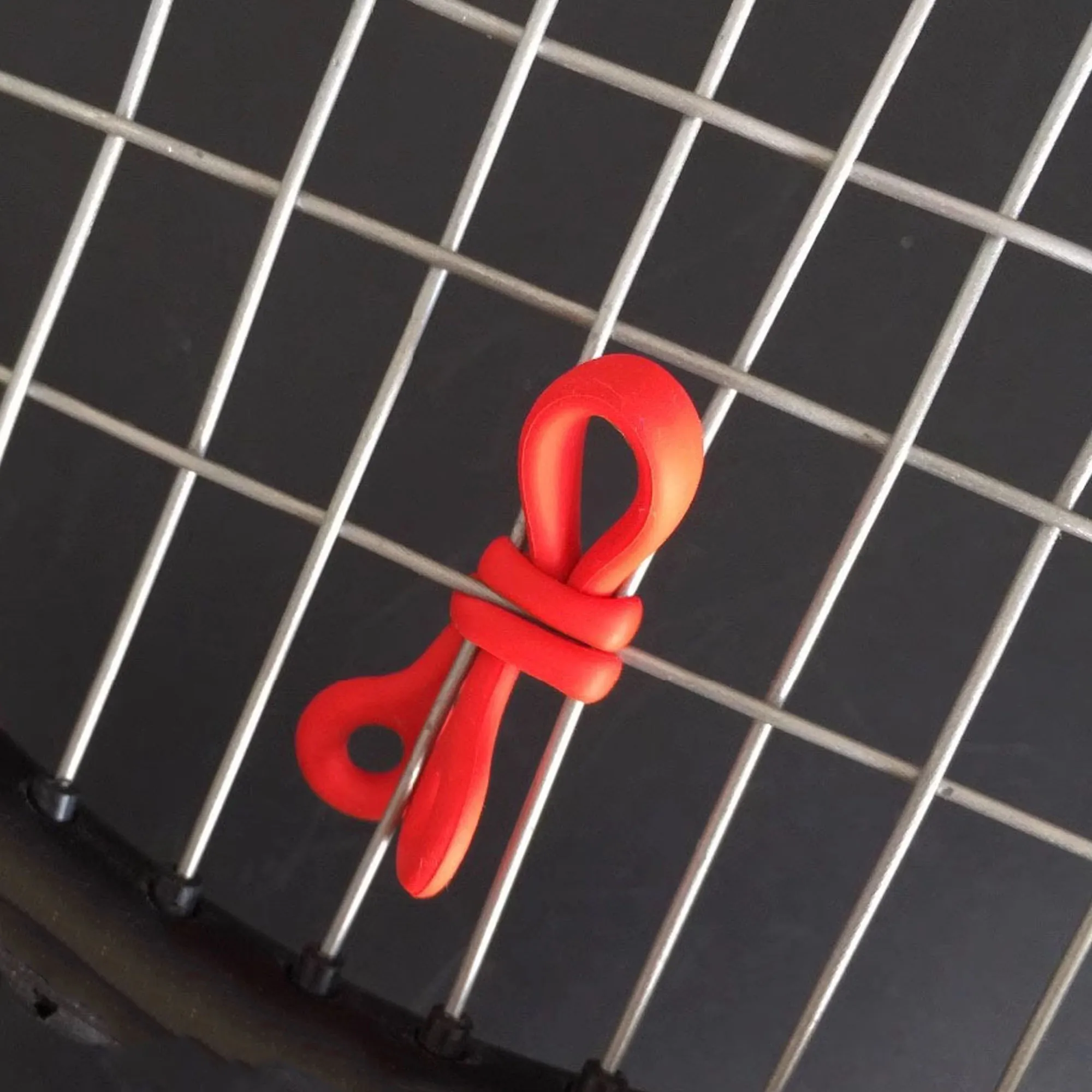 Длинная теннисная ракетка - Фотография_6