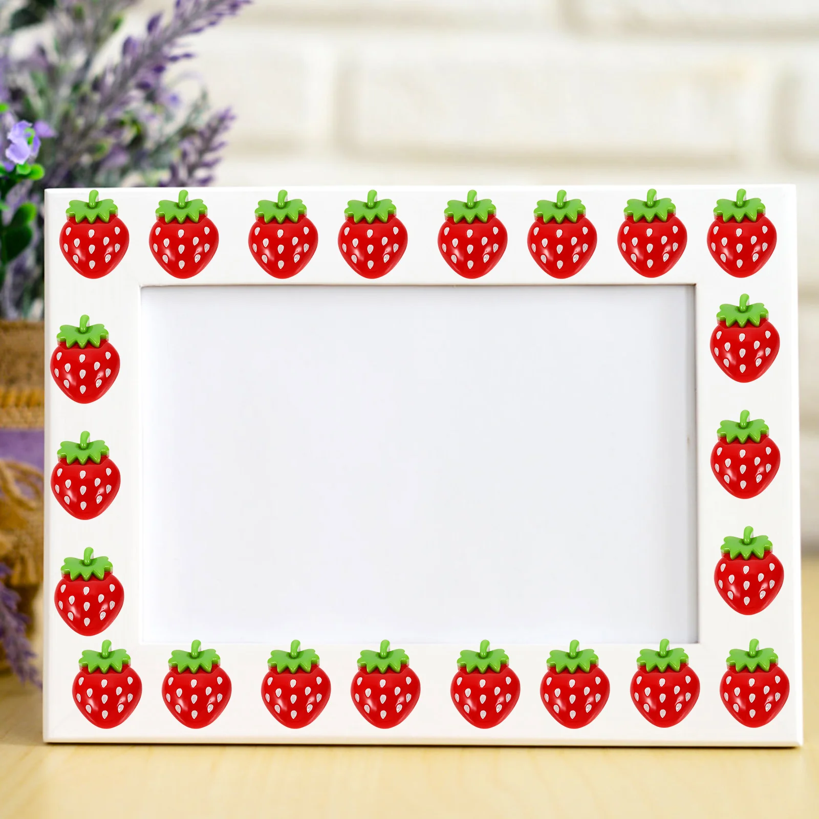 Подвески в виде клубники из смолы - Фотография_3