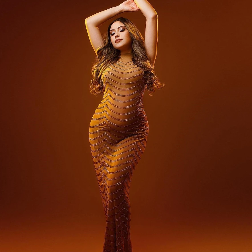 Платье для беременных с лямкой на шее