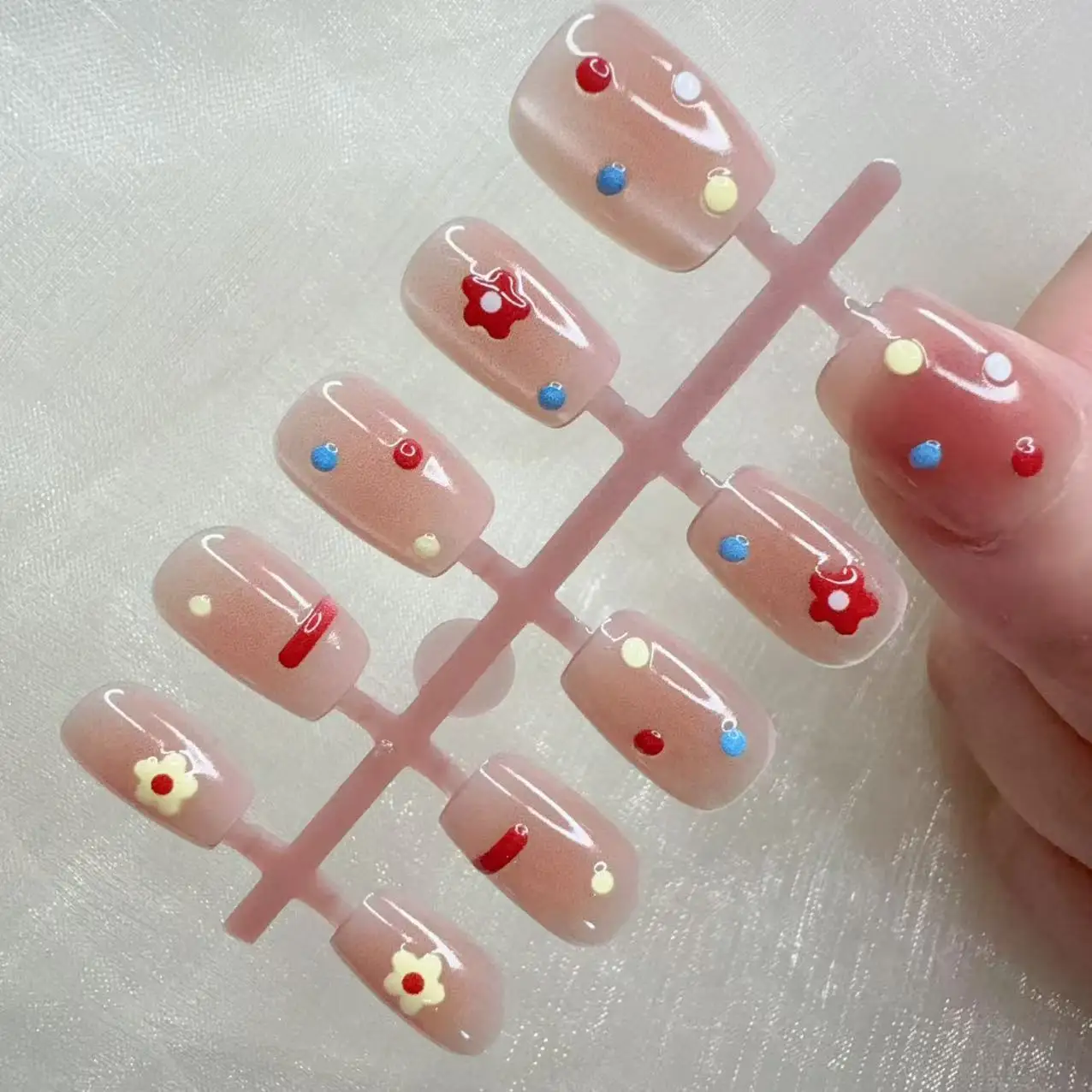 Милые накладные ногти ручной работы - Фотография_6