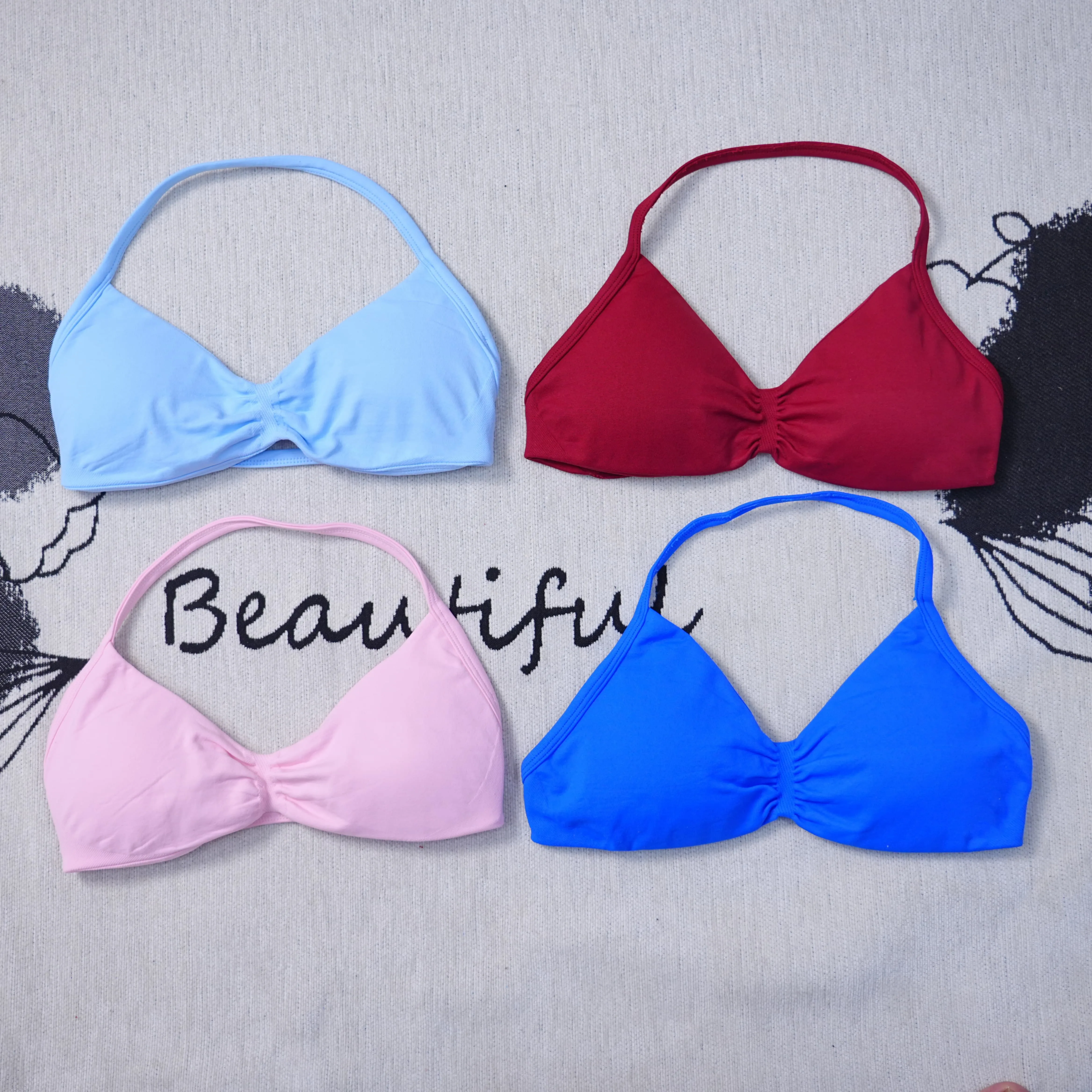 Спортивный бюстгальтер с ударопрочными бретелями