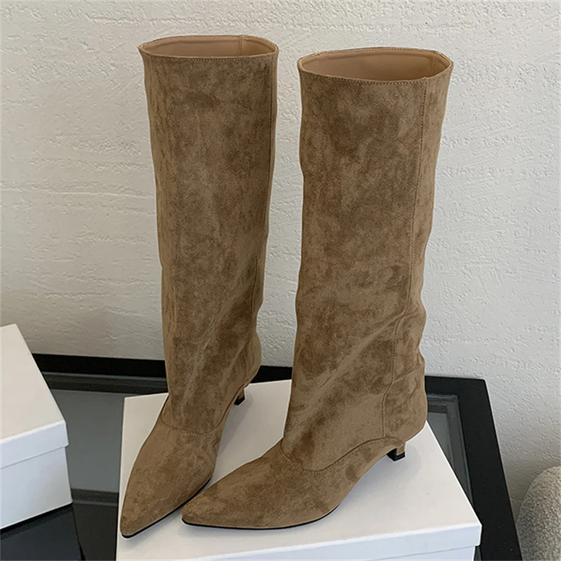 Сапоги до колена в уличном стиле с острым носком