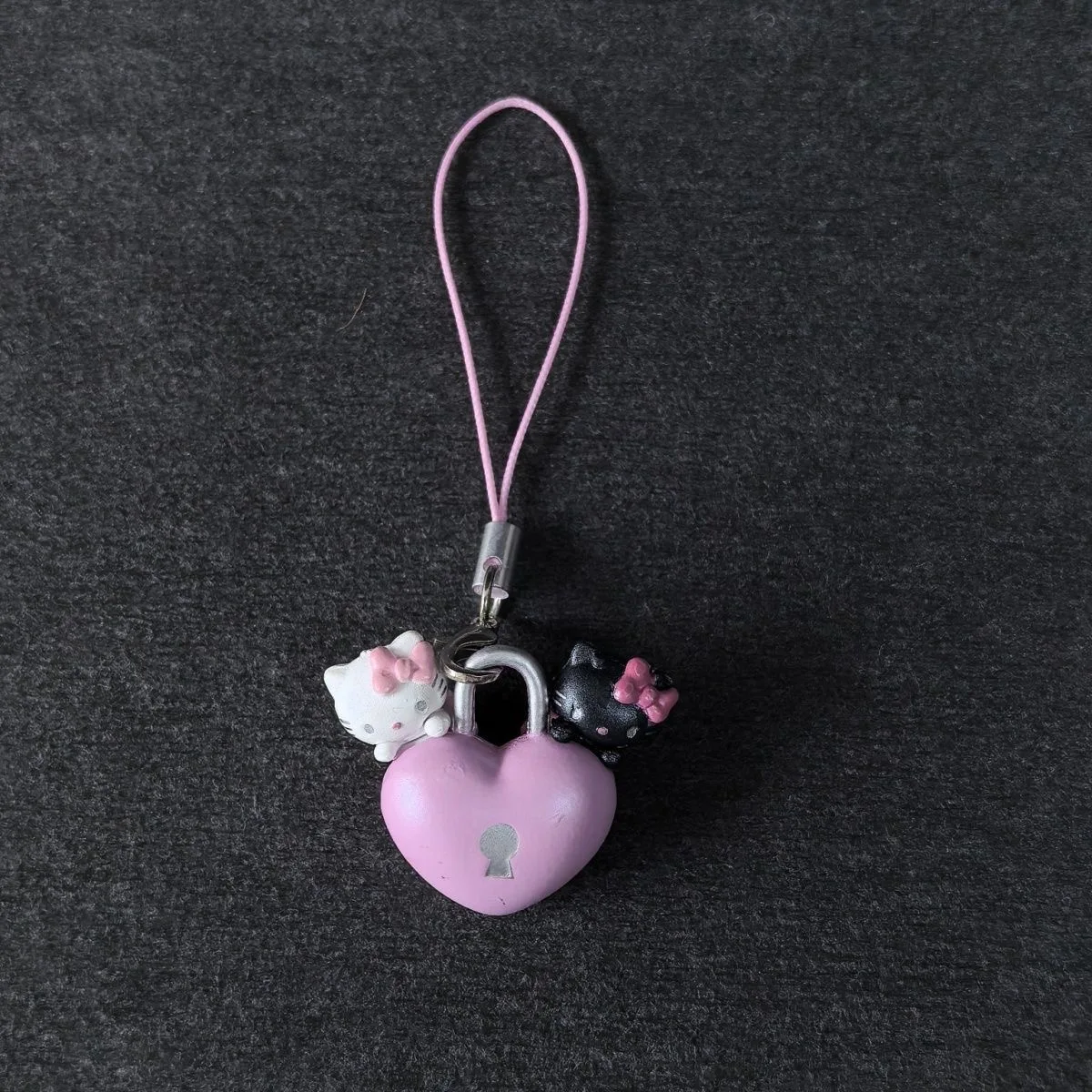 Винтажный розовый замок в форме сердца - Фотография_5