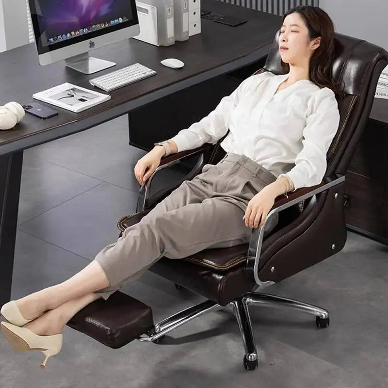 Офисный стул на колесах - Фотография_3