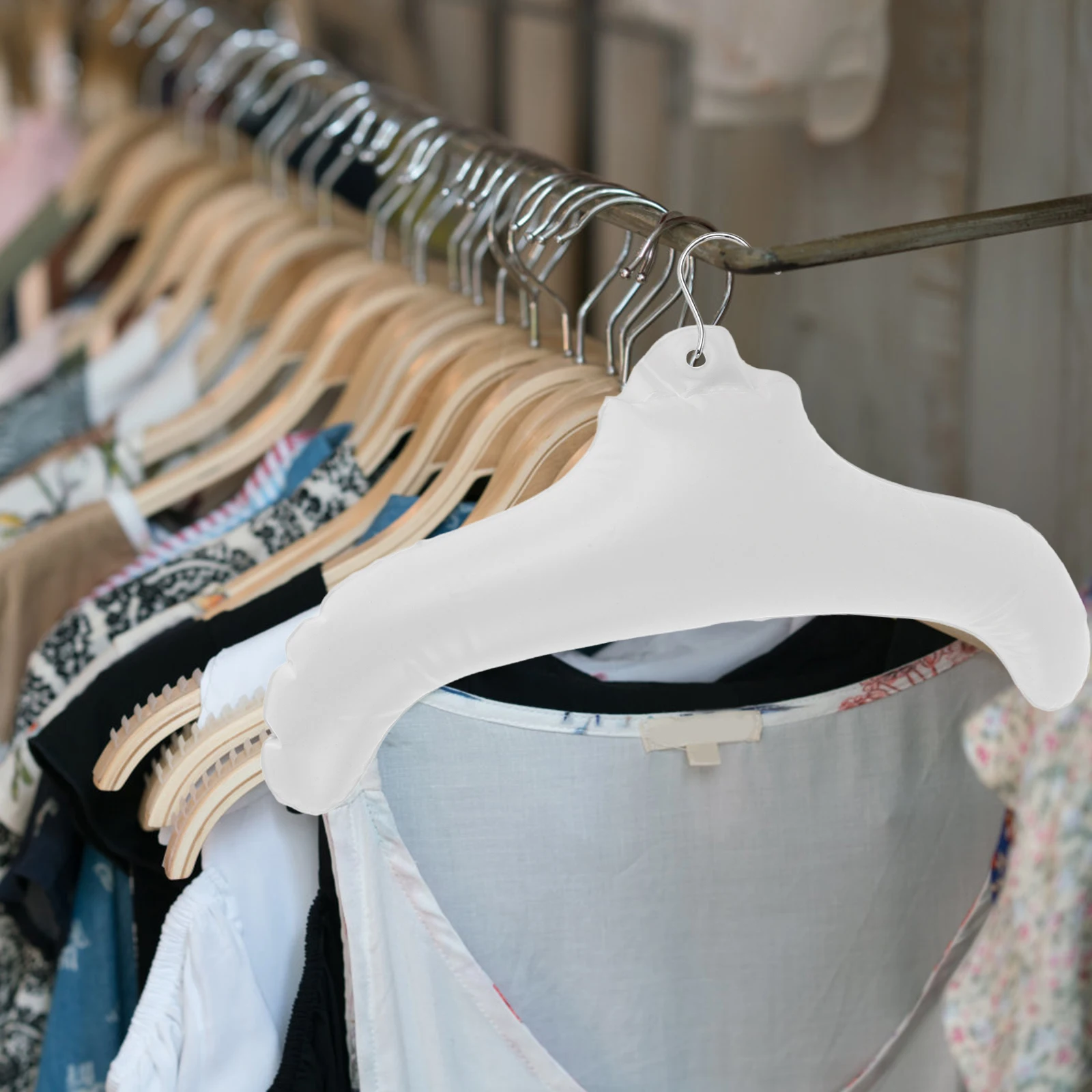 Надувные вешалки для одежды