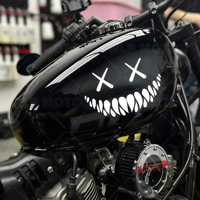 Мотоцикл дьявол улыбающееся лицо - Фотография_4