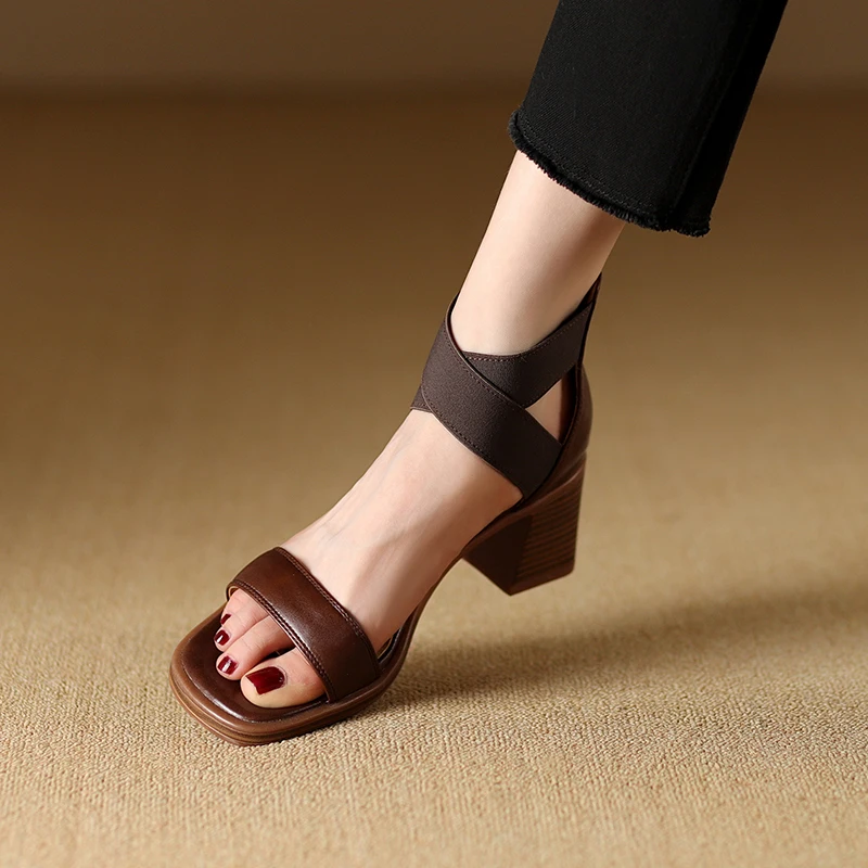 Минималистичные эластичные сандалии - Фотография_3