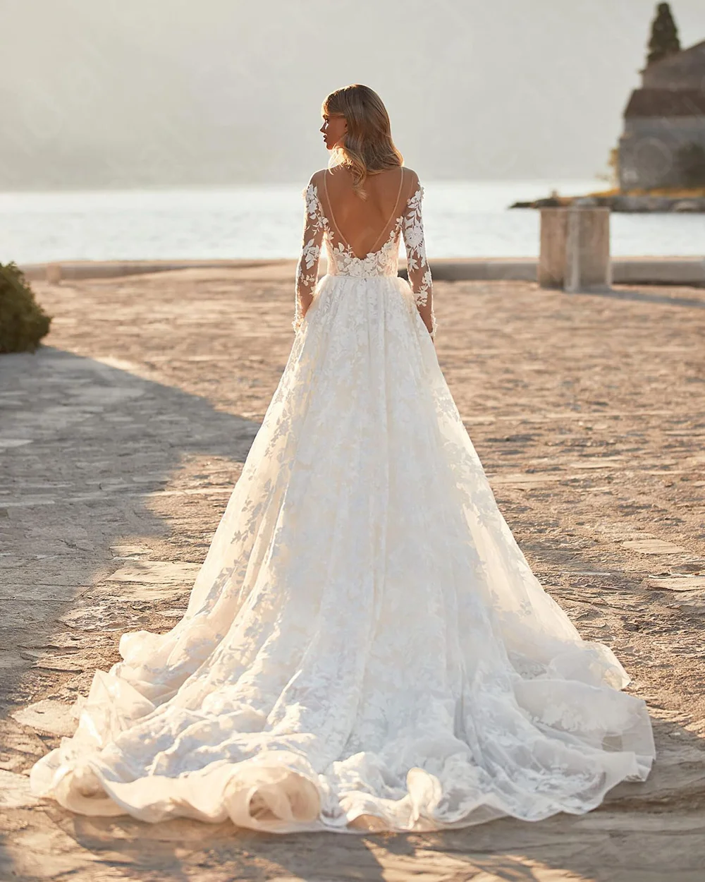 Великолепные свадебные платья из двух частей по индивидуальному заказу - Фотография_2