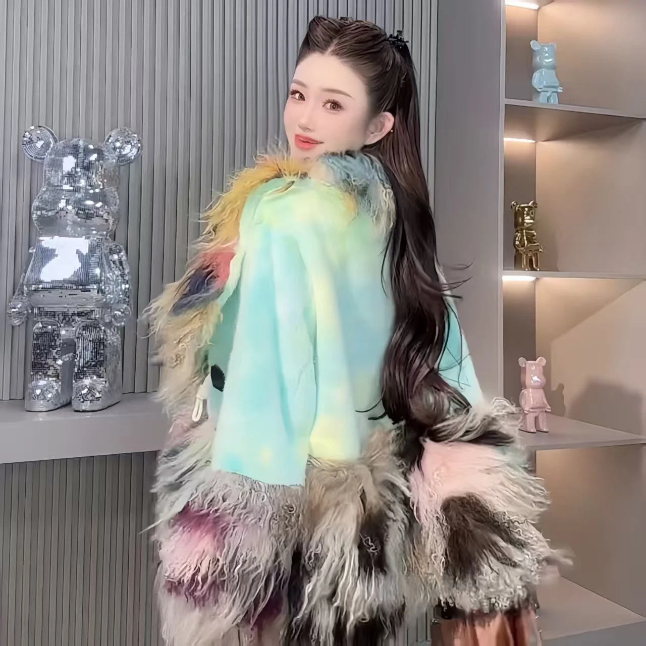 Женская шуба из искусственного овечьего меха - Фотография_4