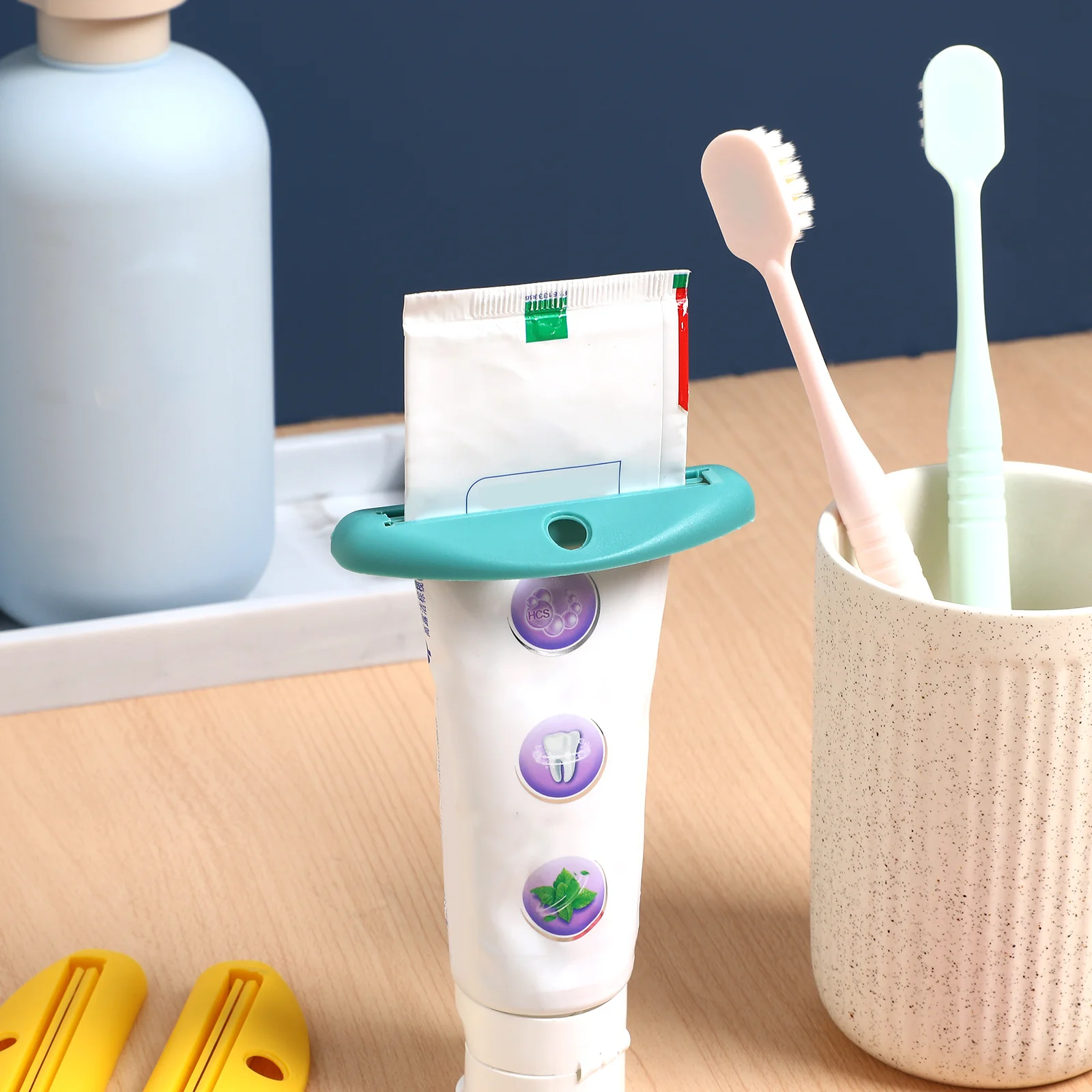 Ручная соковыжималка для зубной пасты