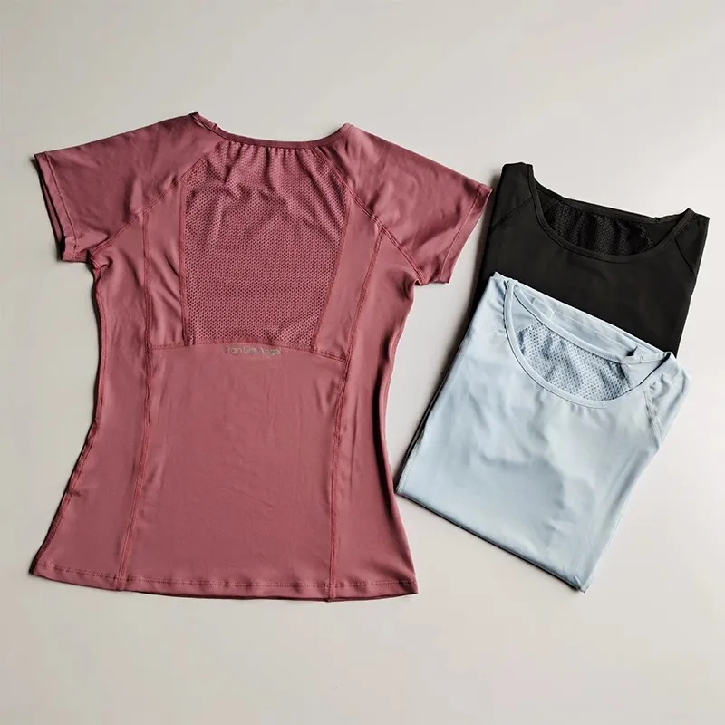 Спортивная рубашка на открытом воздухе