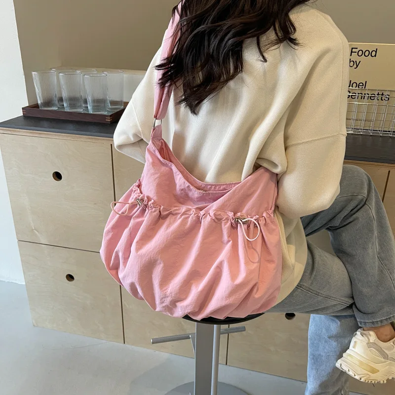 Женская красивая сумка - Фотография_3