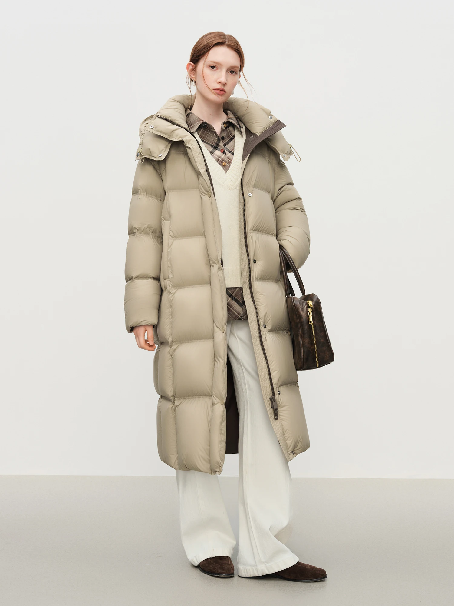 Новое зимнее женское длинное пуховое пальто с капюшоном - Фотография_5