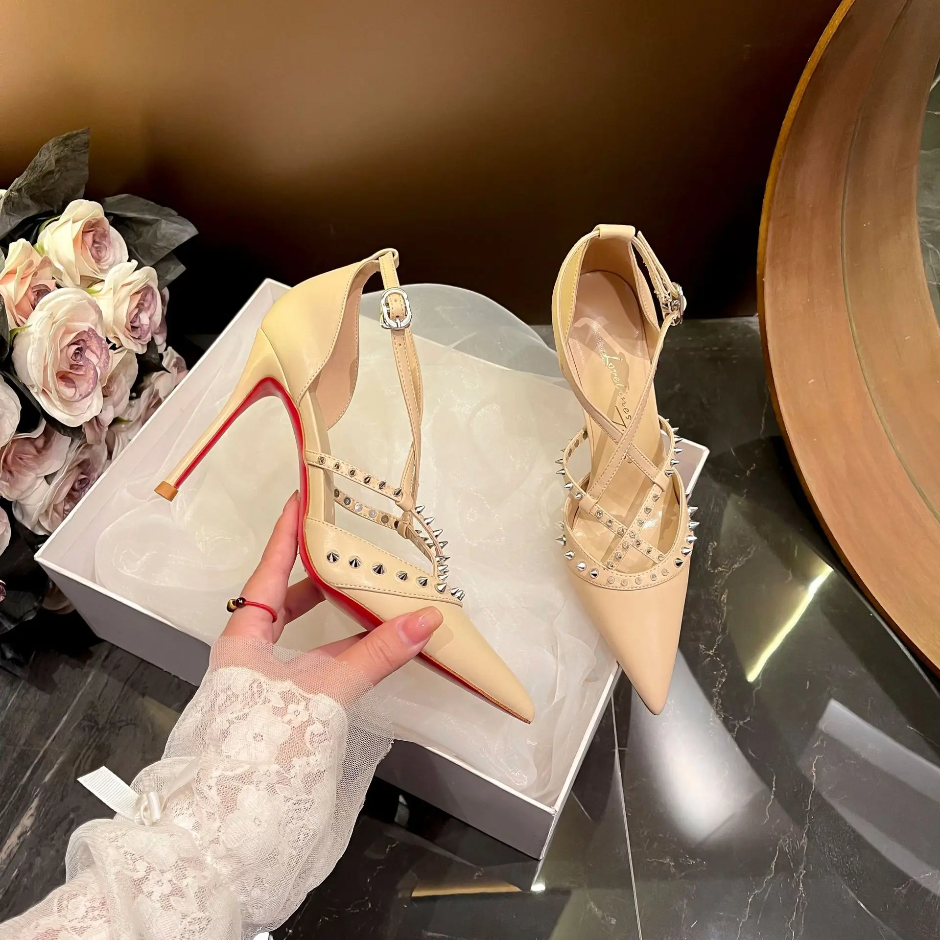 Женская обувь в стиле ретро - Фотография_4