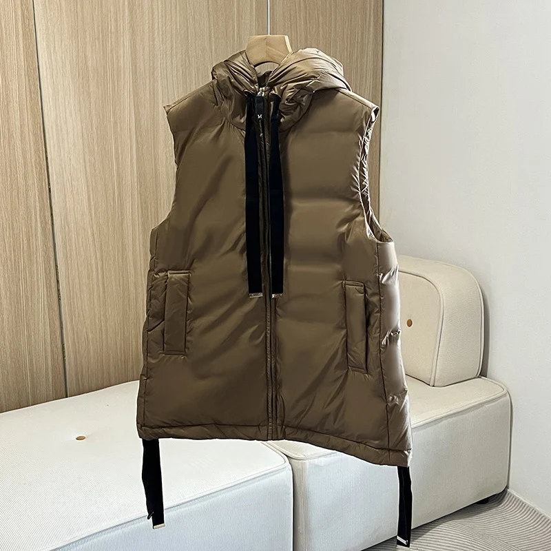 Schinteon женский жилет на 90% белом утином пуху с капюшоном - Фотография_6