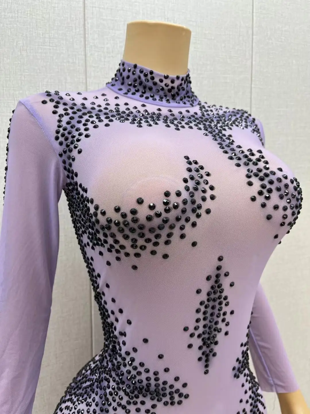 Узкие черные стразы с длинными рукавами - Фотография_5