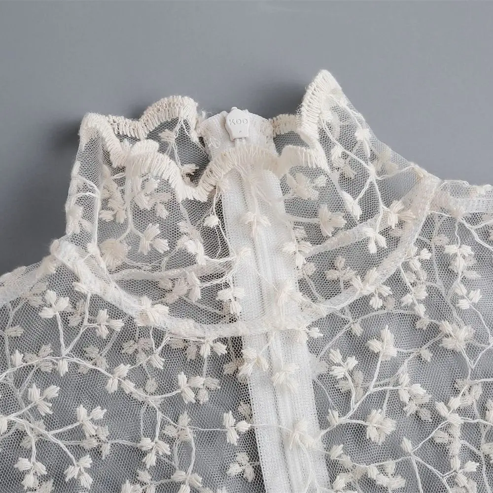 Красивый лепесток с искусственным воротником - Фотография_3