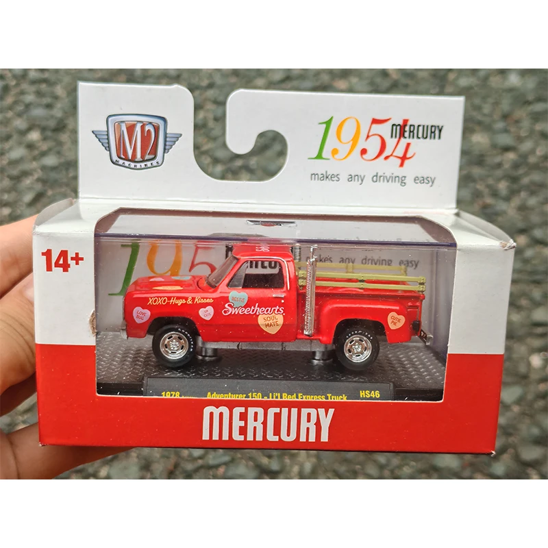 M2 1:64 зарядное устройство mercury navtona hemi mustang boss 302 - Фотография_2