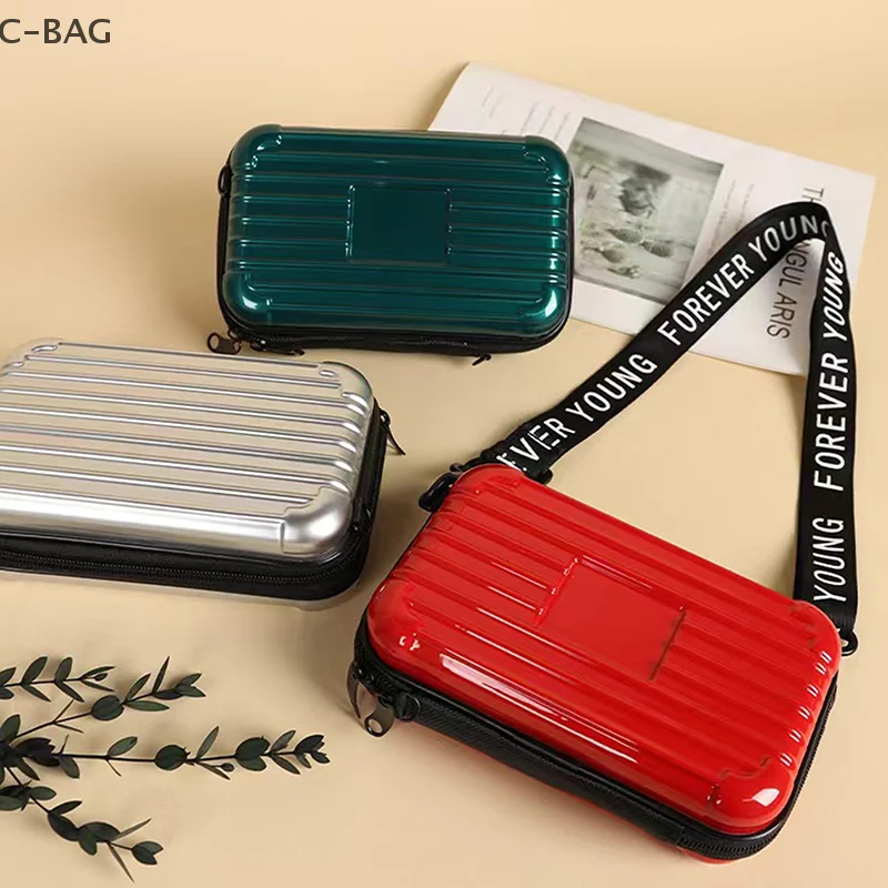 Мини-сумка в форме чемодана