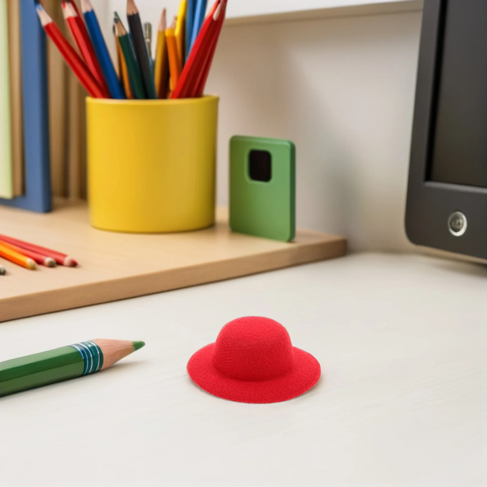 Миниатюрные торжественные шляпы