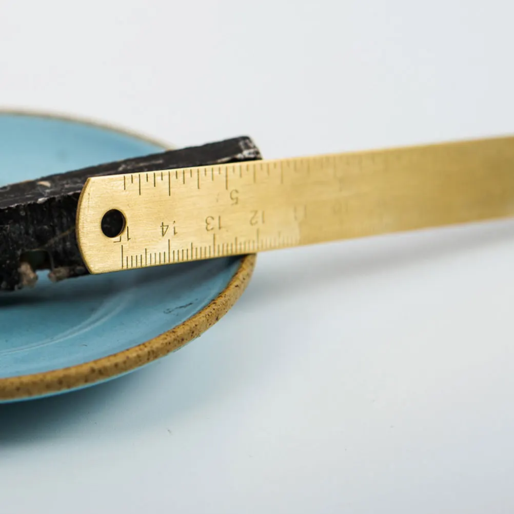 Винтажная латунная линейка для закладок