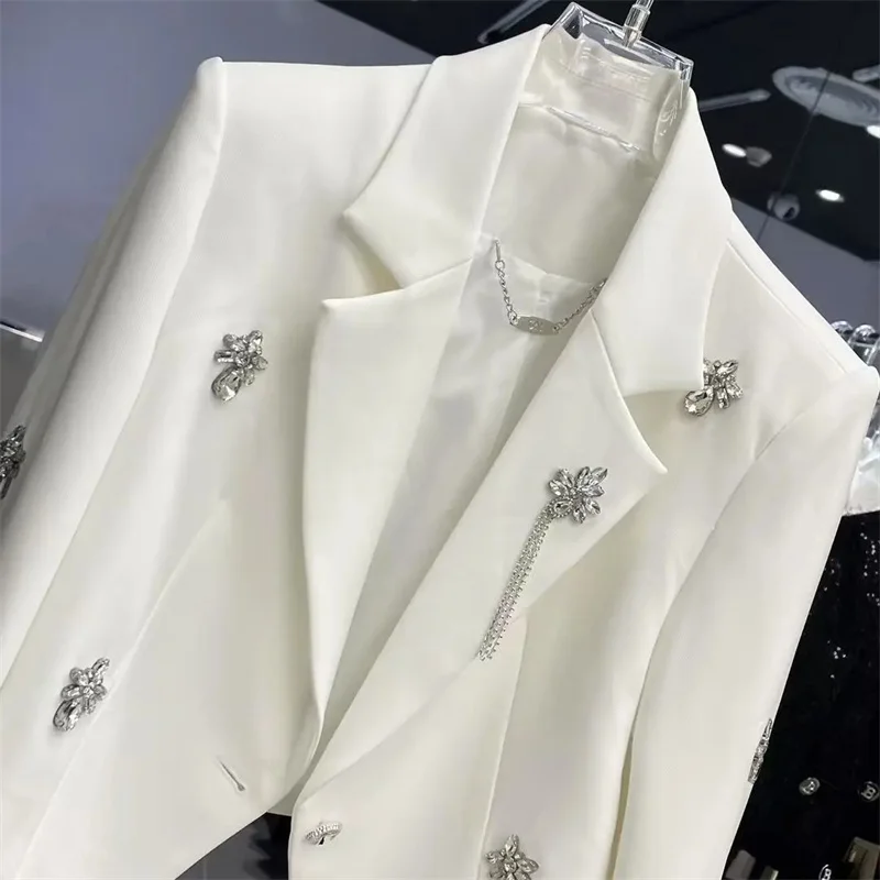 Женский костюм с длинными рукавами