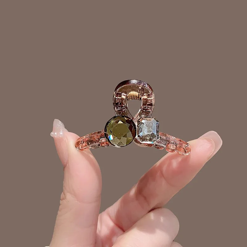 Элегантный бант в виде акулы - Фотография_3