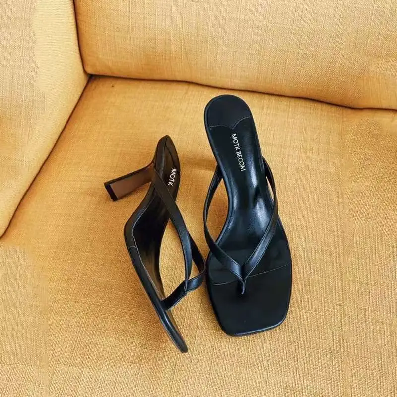 Модные женские босоножки на каблуке - Фотография_5