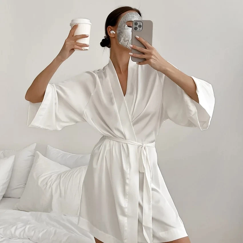 Женский свадебный белый халат невесты