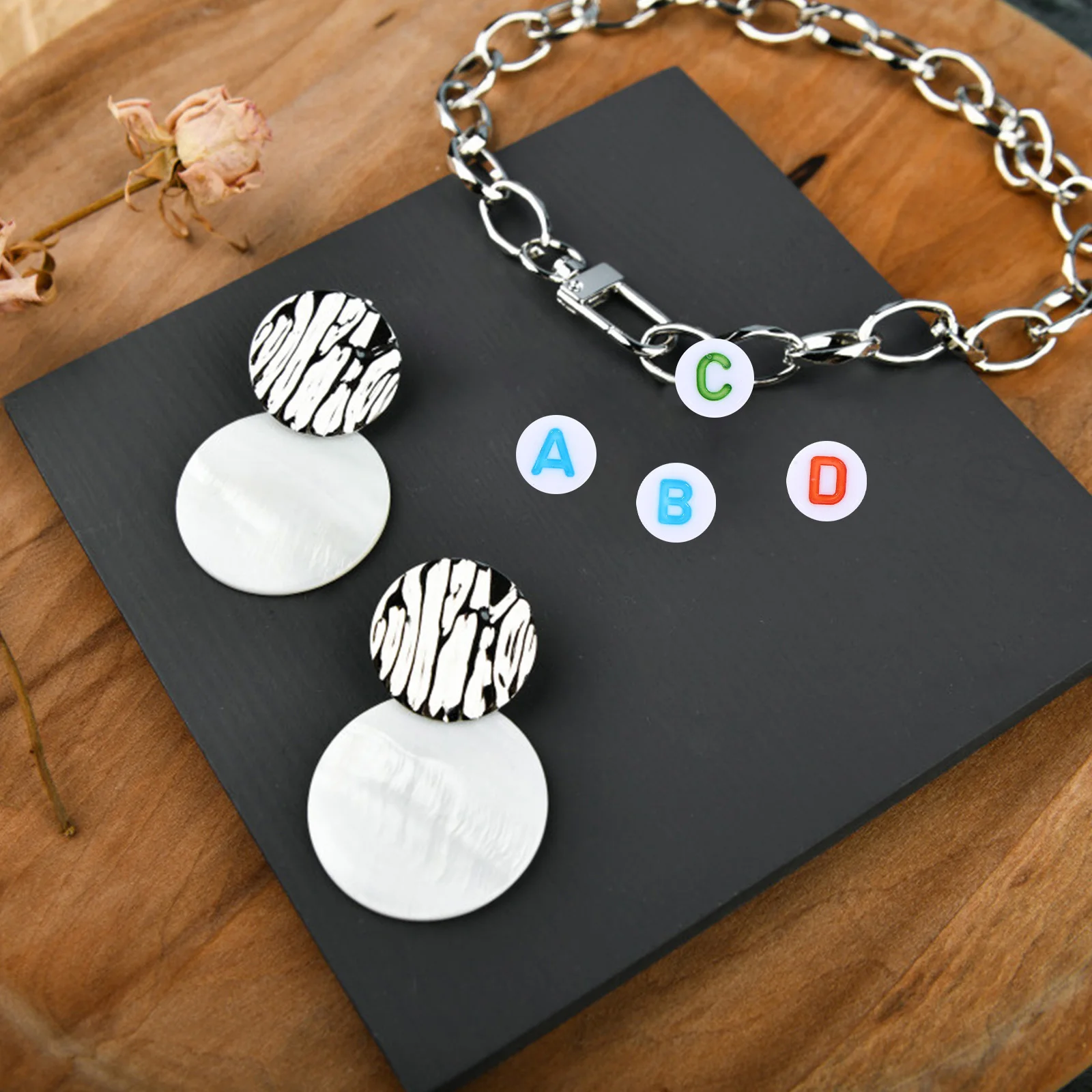 Акриловые бусины с буквами алфавита - Фотография_3