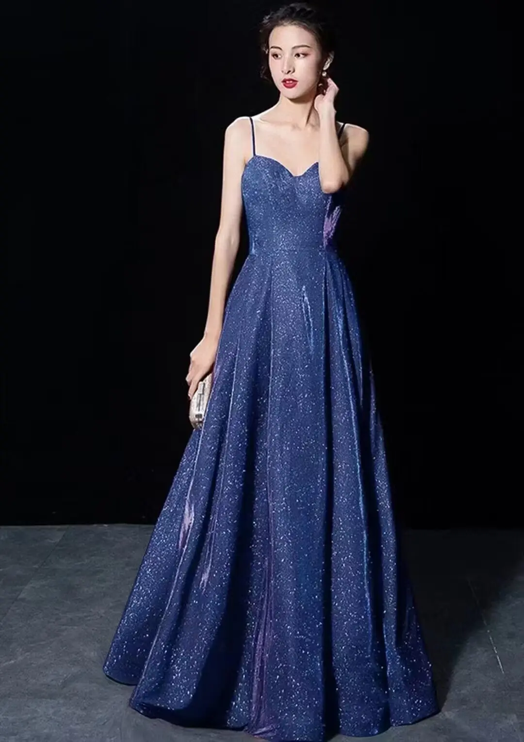 Элегантные блестящие банкетные платья - Фотография_4