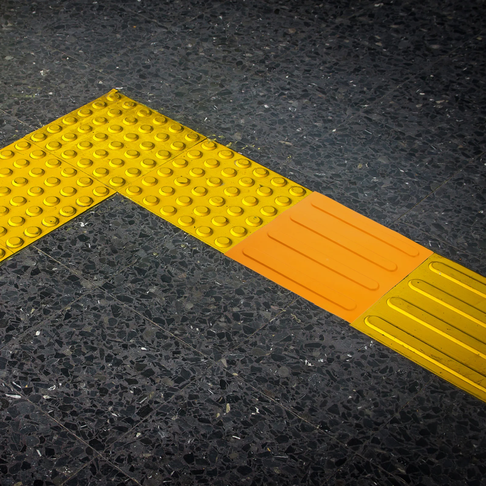 Слепые кирпичи, тротуар - Фотография_4