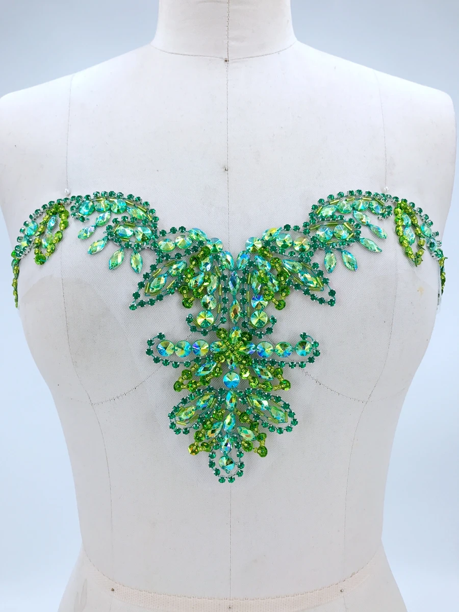 Бюстгальтер в форме сердца с бисером и бриллиантами - Фотография_6