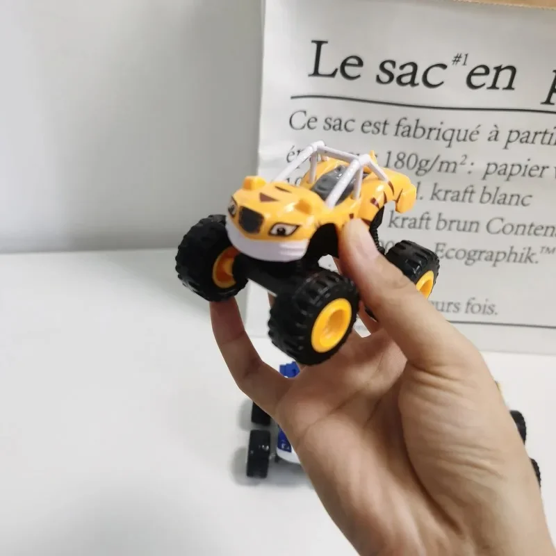 Новые модели инерционных литых автомобилей - Фотография_3