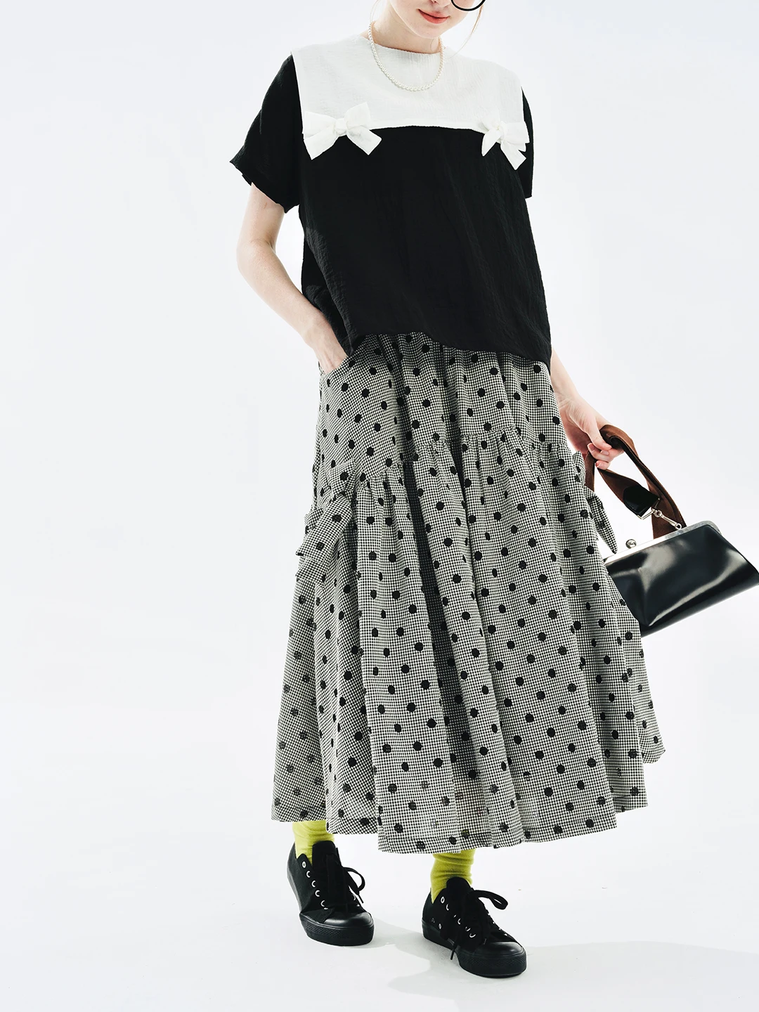 Новая летняя крутая черная рубашка с т-образным вырезом и бантом - Фотография_4