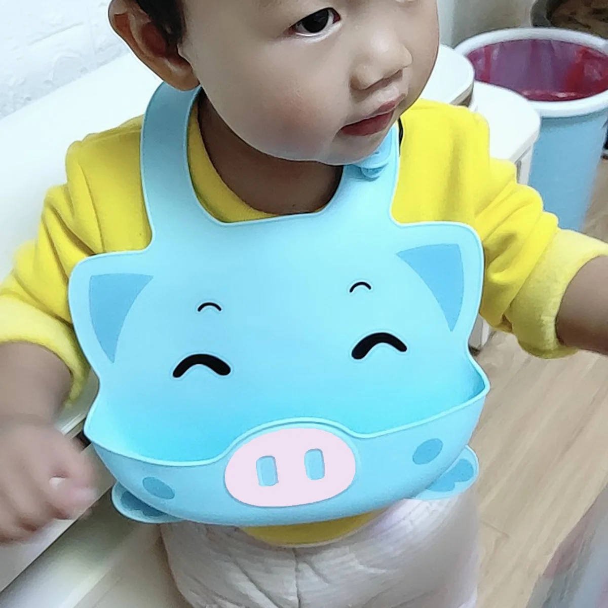 Нагрудник для слюны