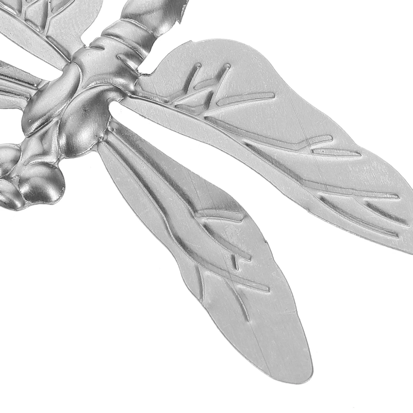 Железная скульптура стрекозы - Фотография_4