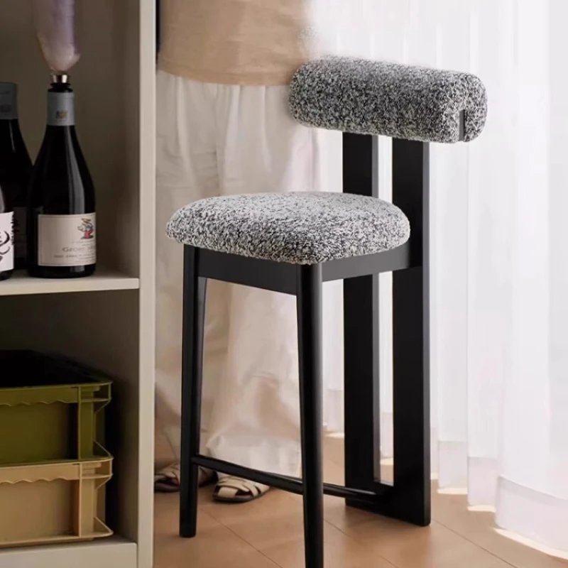 Кожаные барные стулья со спинкой