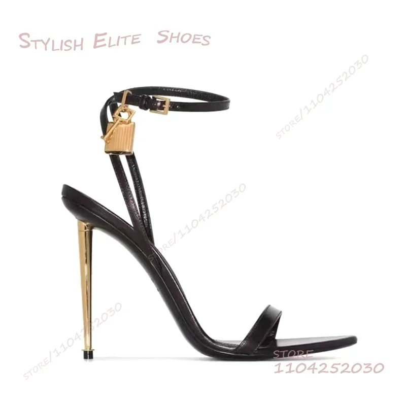 Золотые металлические сандалии на шпильке - Фотография_6