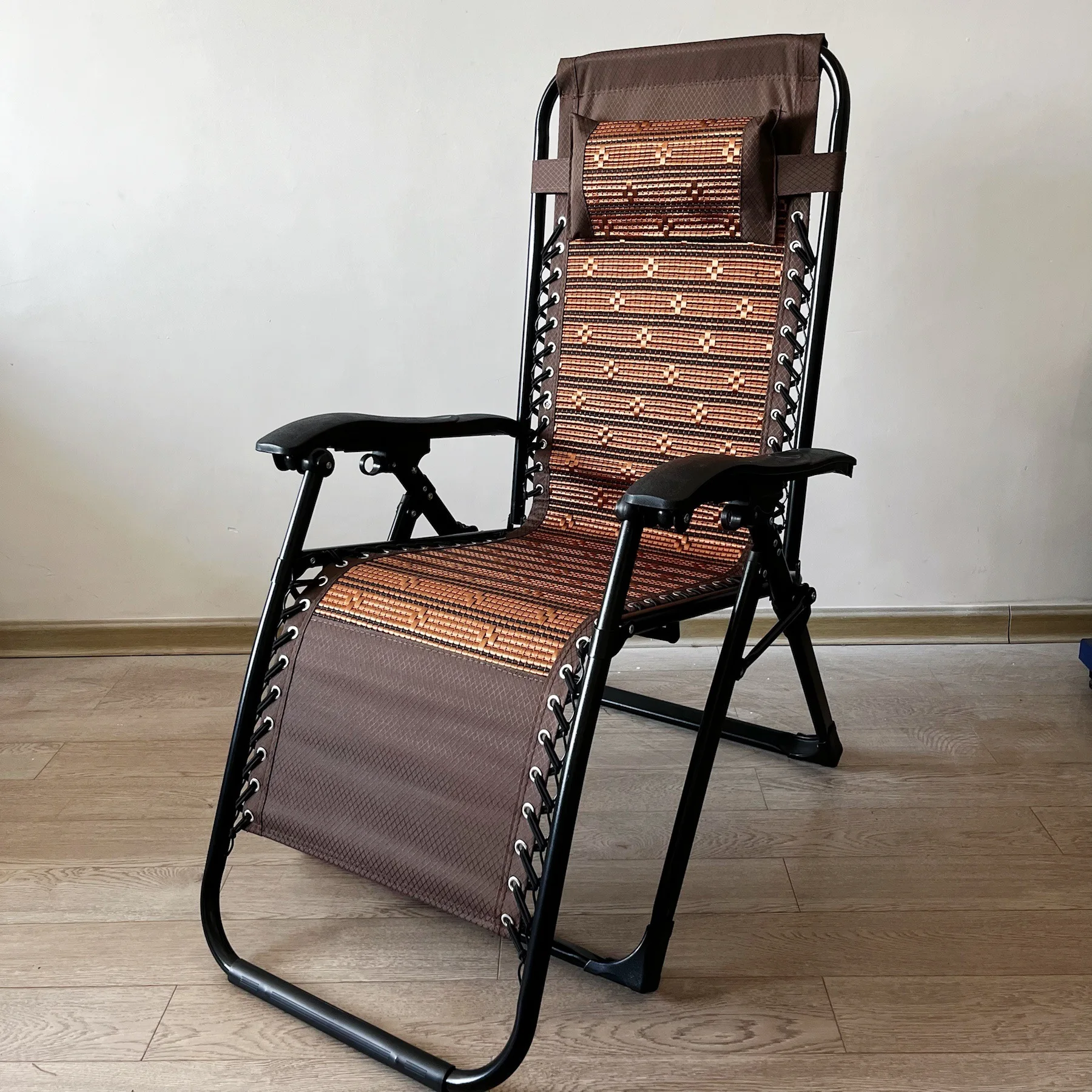 Складное кресло с откидной спинкой и черной спинкой - Фотография_6